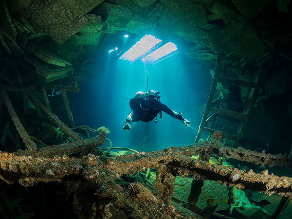 diving-wreck